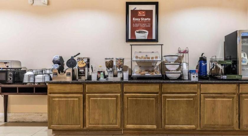 Econo Lodge Eutaw Экстерьер фото